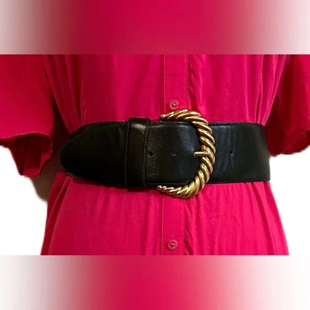 Lord & Taylor Emerald‎ Contour Belt